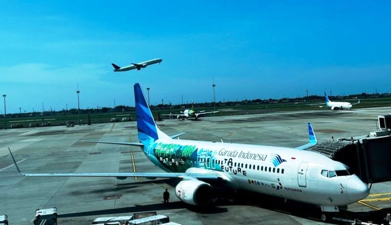 TERSIBUK: Pesawat Garuda Indonesia bersiap melayani penerbangan di Bandara Soekarno- Hatta, Tangerang, Banten, beberapa waktu lalu.
