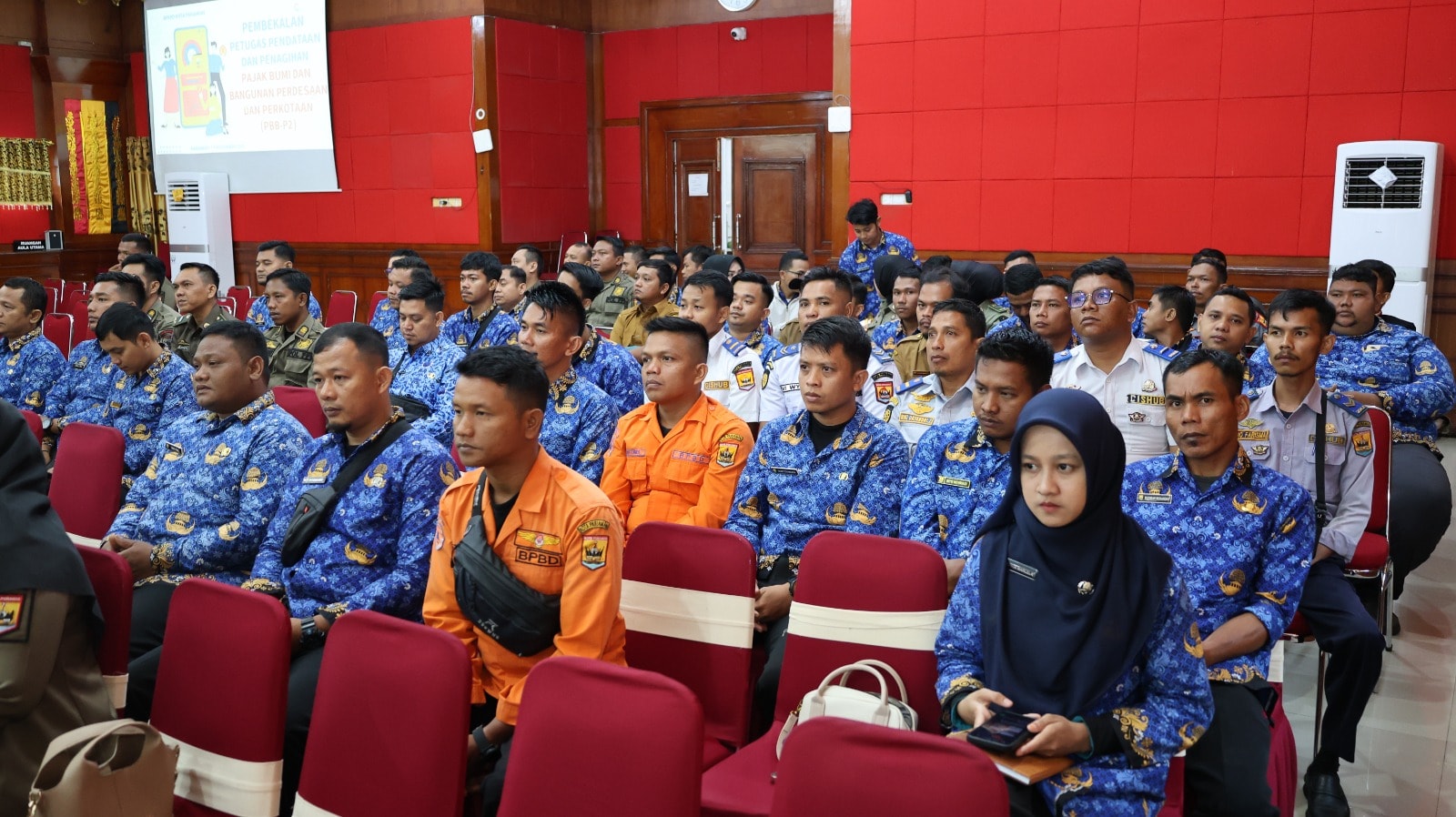 Pemko Pariaman kerahkan PPPK untuk memperkuat PAD 2025 melalui pendataan dan penagihan PBB-P2 guna meningkatkan akurasi data dan optimalisasi penerimaan daerah.