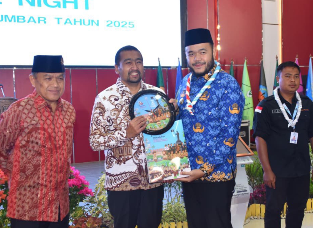 Wali Kota Padang Fadly Amran menyambut peserta Raimuna Daerah VII Sumbar 2025 di Aula Bagindo Aziz Chan, Balai Kota Aie Pacah. (Foto: Prokopim)