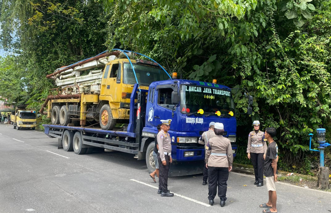Ditlantas Polda Sumbar melakukan  penindakan pelanggaran di Operasi Zebra Singgalang 2025.