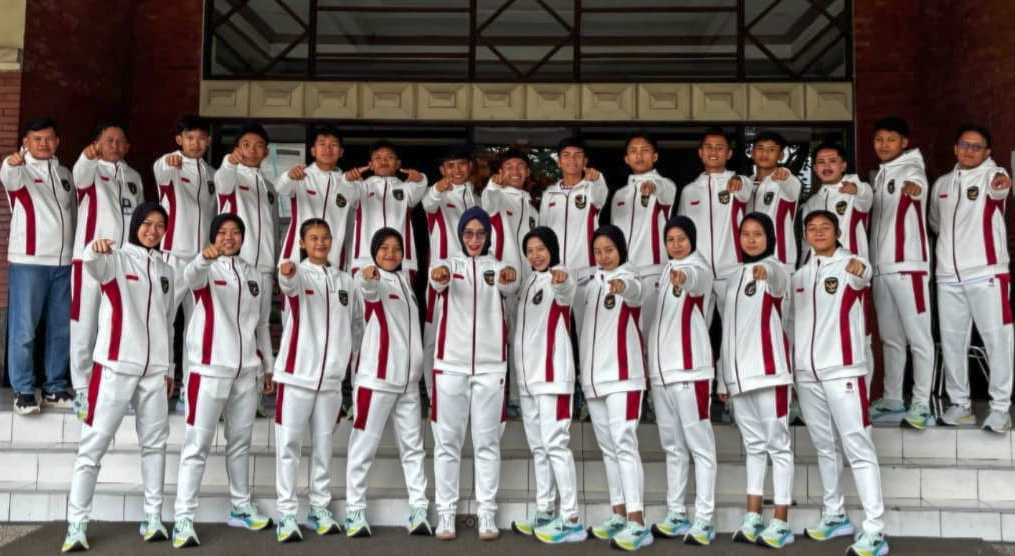 Atlet silat Sumbar Furqon Habil Winata diberangkatkan ke Brunei untuk membela Indonesia di ASEAN Schools Games 2025 bersama 20 pesilat nasional.