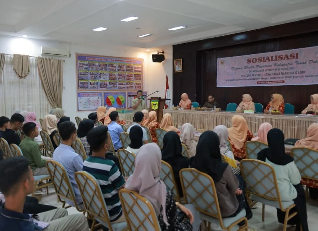 Pemkab dan DWP Tanahdatar menggelar sosialisasi mencegah dampak buruk penyakit masyarakat bagi remaja dan pelajar. (Foto: Prokopim)