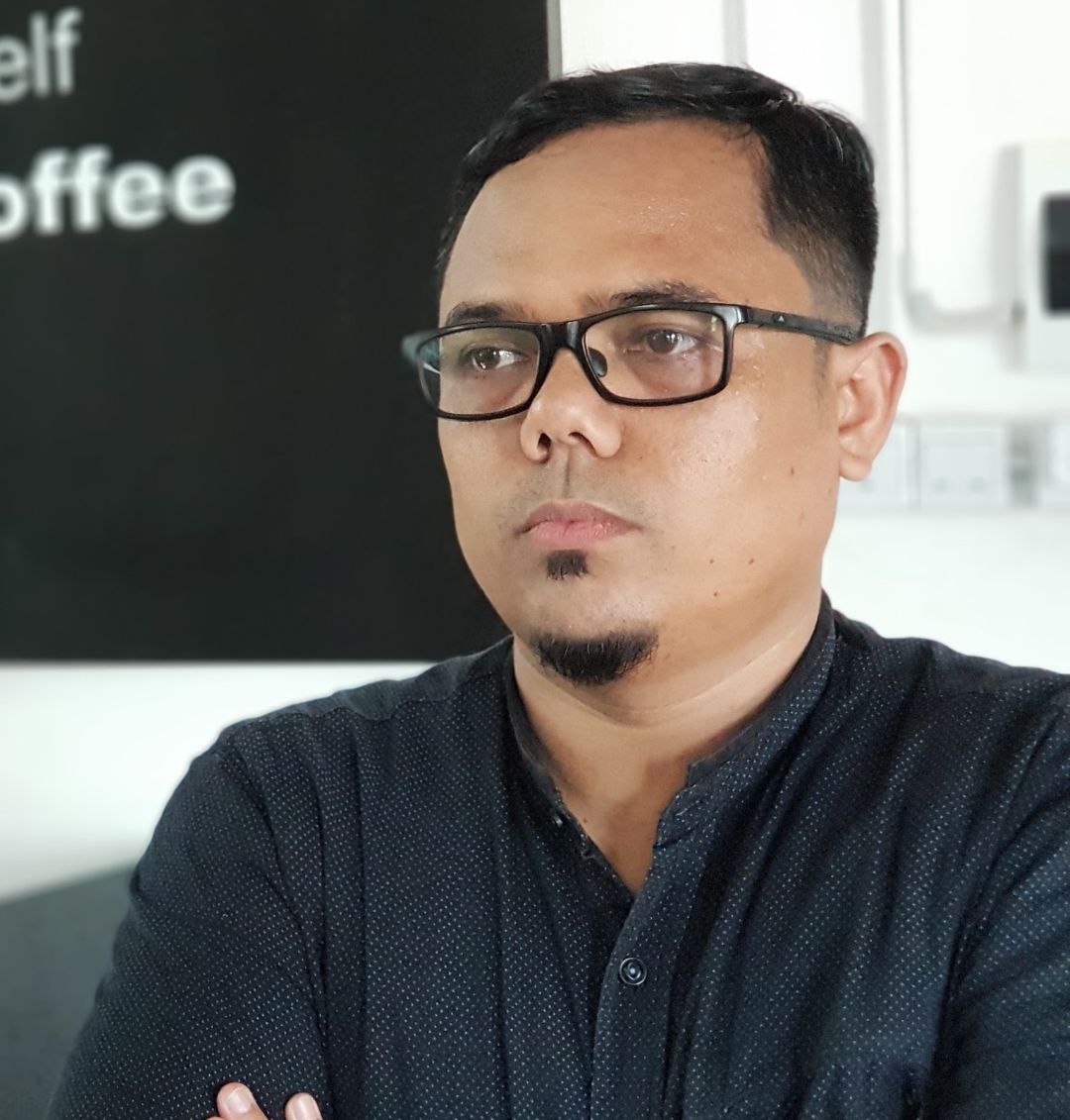 Rifka Abadi, Pemimpin Bagian Dana dan Operasional Divisi Usaha Syariah.