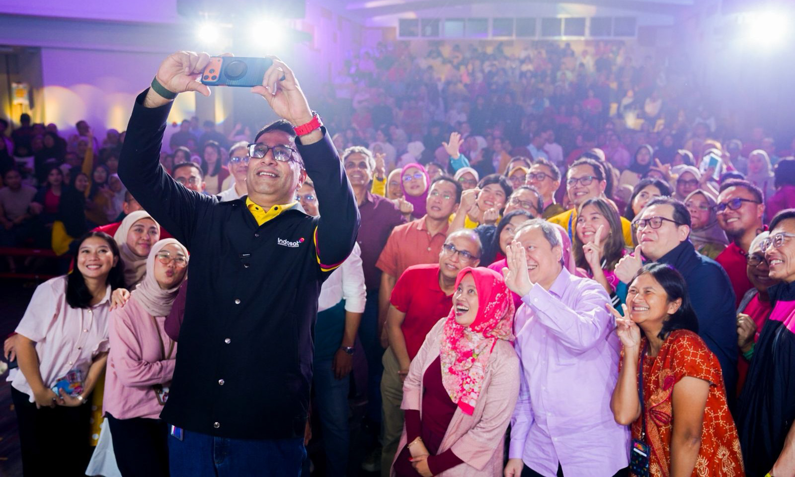 President Director and CEO Indosat Ooredoo Hutchison, Vikram Sinha.