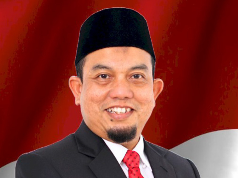 Ketua DPRD Kota Padang, Muharlion, soroti eksploitasi anak di jalanan saat Hari Anak Sedunia 2025 dan desak Pemko ambil langkah tegas.