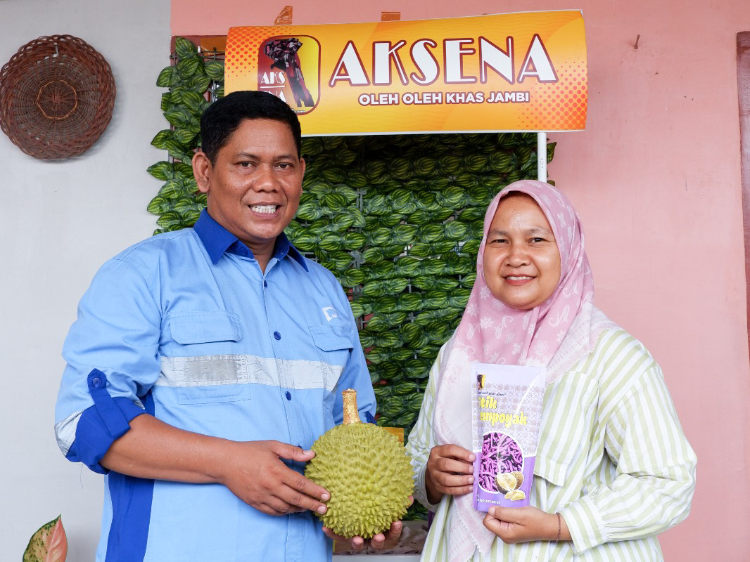 Program TANGKI Elnusa Petrofin membina UMKM istri AMT di enam daerah, memperkuat ekonomi keluarga dan mendukung distribusi energi nasional.