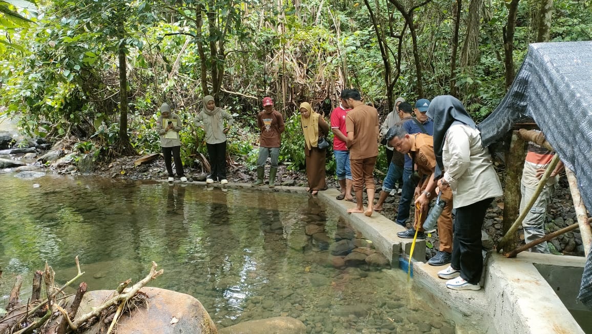 Pemnag Bawan membangun sarana pengolahan air bersih untuk memenuhi kebutuhan air layak konsumsi masyarakat yang berasal dari sumber air Sarasah Paraman Talang.