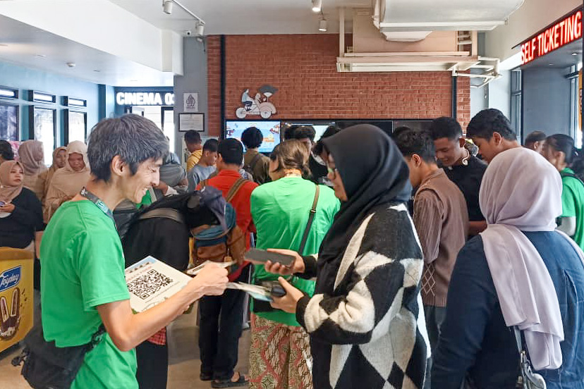 Japanese Film Festival 2025 di Padang disambut antusias. Film Sunset Sunrise jadi sorotan, penonton padati CGV dan berinteraksi langsung dengan warga Jepang.