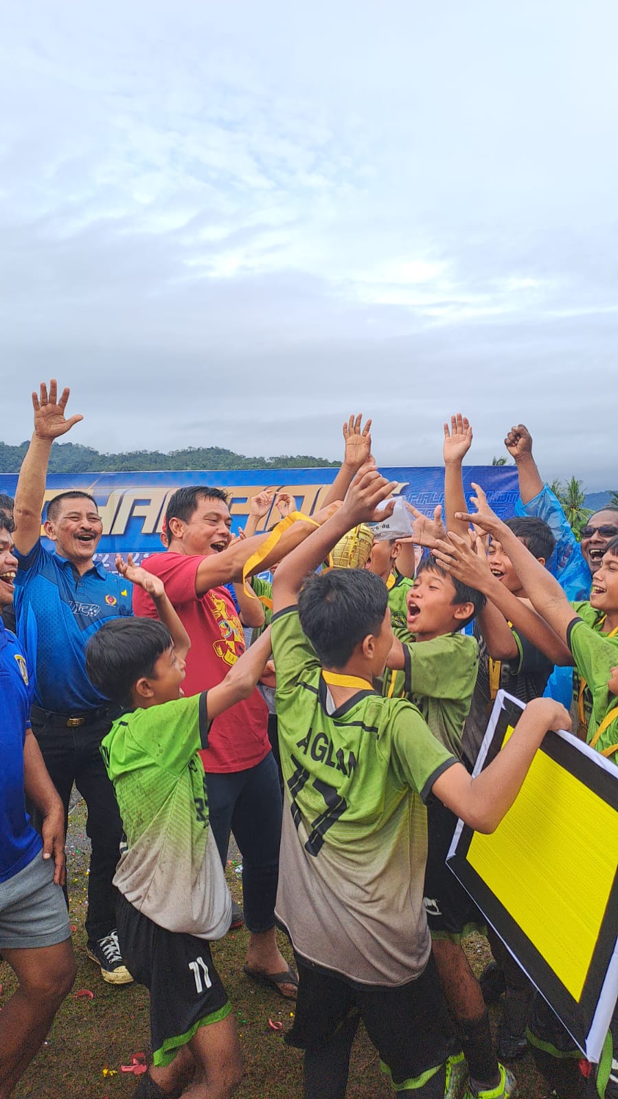 SSB Ripans menjuarai Piala Wali Kota Padang U12 setelah mengalahkan SSB Balai Baru 2-1 di final yang digelar di Lap Kompak FC.