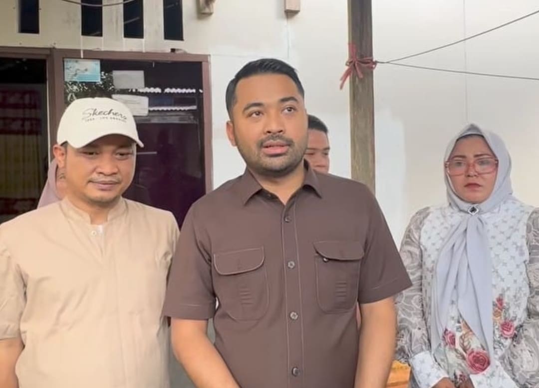 Anggota DPR Zigo Rolanda meninjau progres realisasi BSPS di Padang dan meminta proses bantuan rumah layak huni bagi MBR tidak berbelit.(Foto: Tim ZR)