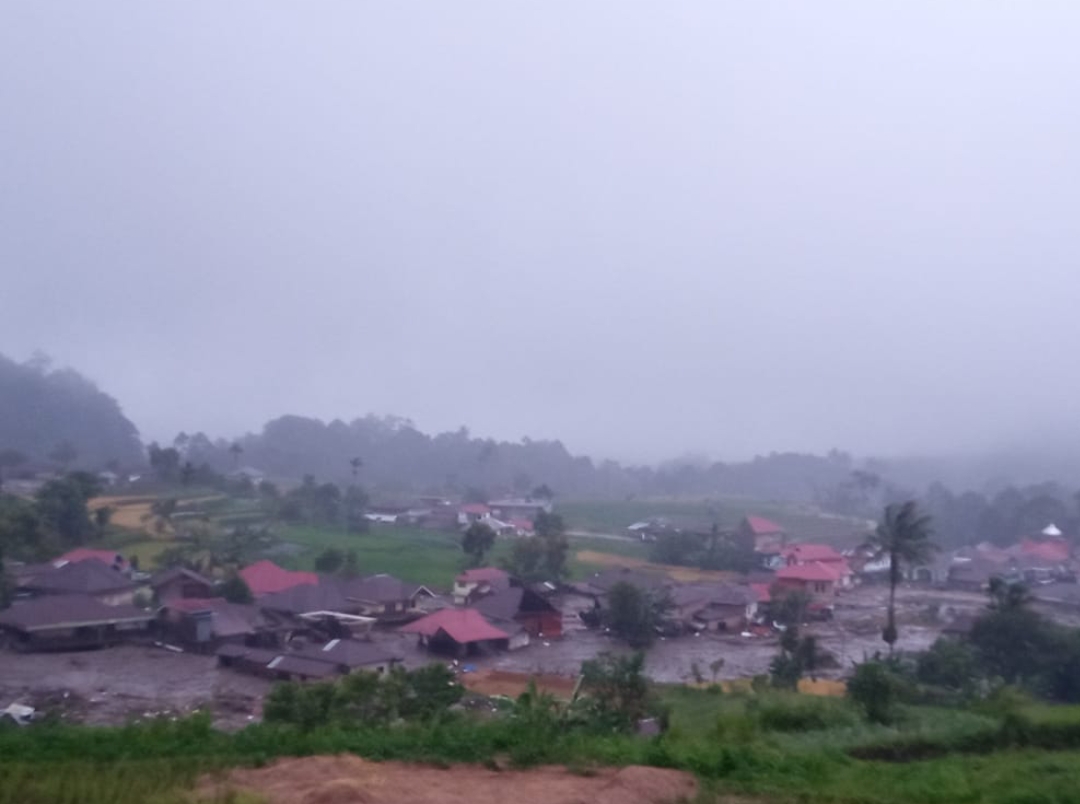 Galodo melanda Kecamatan Malalak, Kabupaten Agam, Sumatera Barat, Selasa (26/11/2025). (Foto: BPBD Agam)