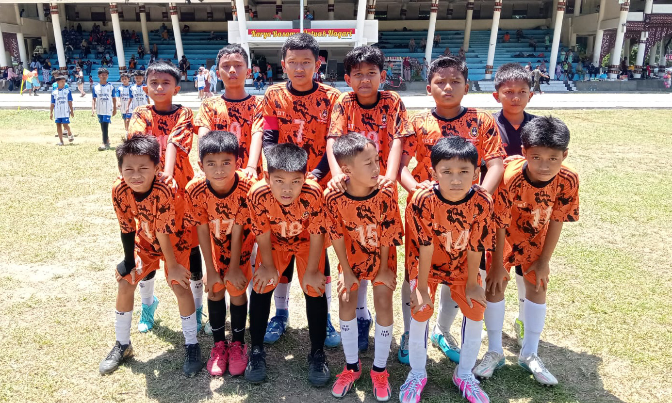 SSB Balai Baru turunkan 5 tim di Padek Cup 2025. Fokus pembinaan usia dini, evaluasi prestasi, dan target lolos semifinal. (Foto: Roni Lius for Padeks)