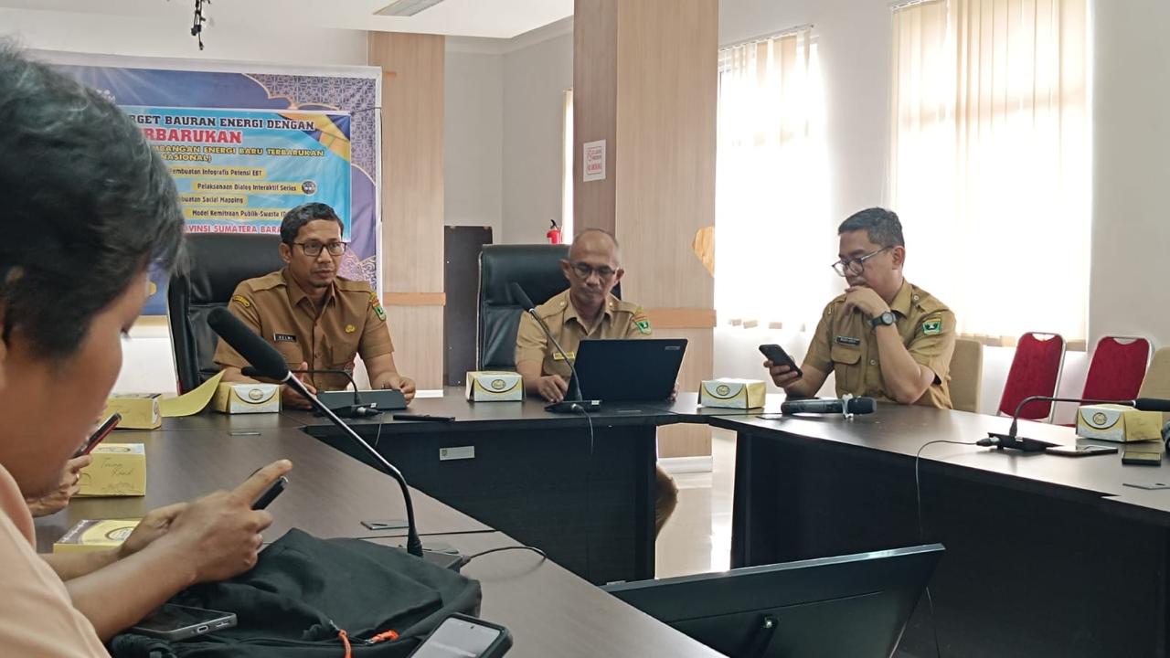 Kepala Dinas ESDM Sumbar, Helmi.