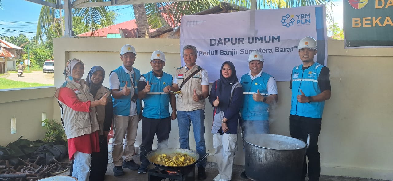 Dapur umum YBM PLN UID Sumatera Barat saat ini beroperasi di Gurun Laweh, Kecamatan Nanggalo, Padang.