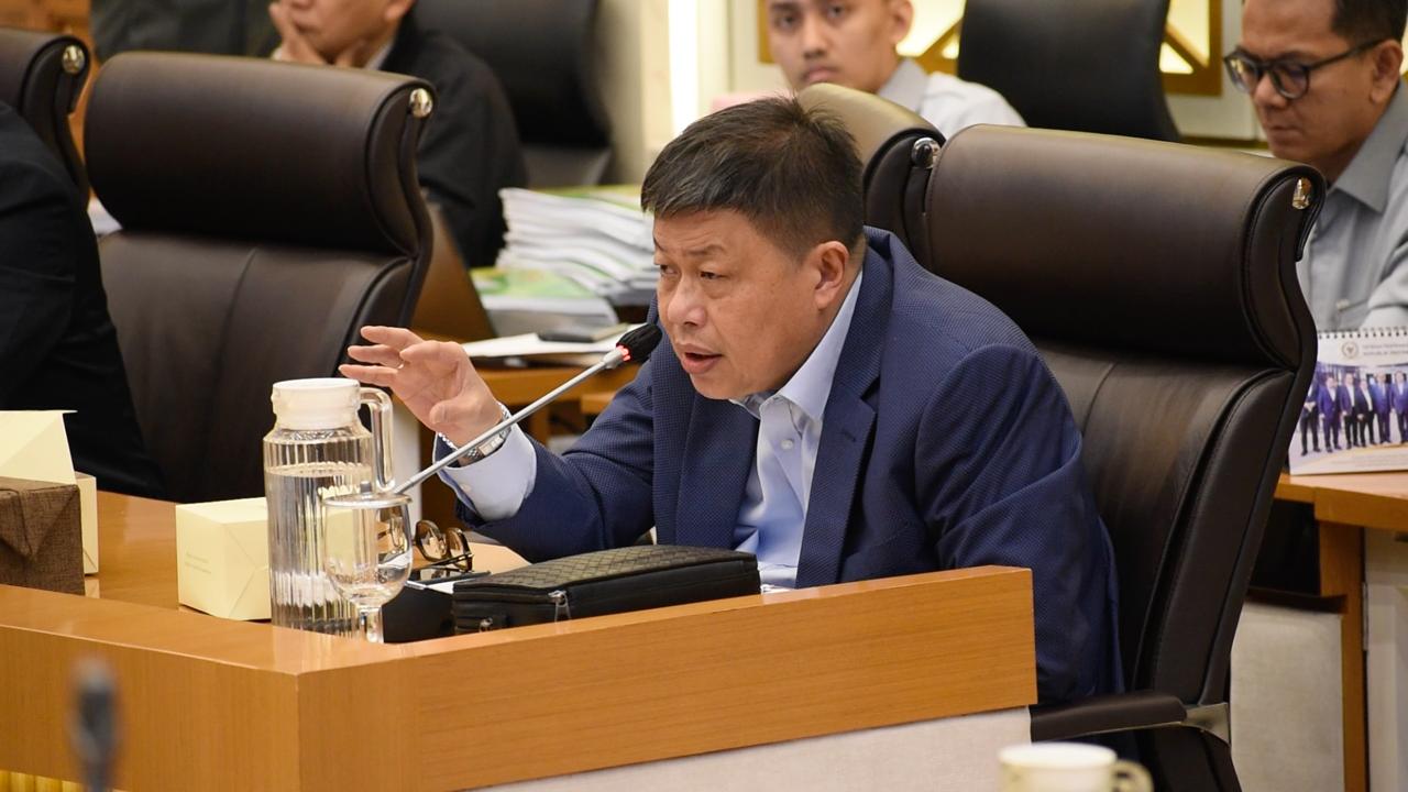 Wakil Ketua Komisi IV DPR RI, Alex Indra Lukman, minta pemerintah daerah di Sumbar percepat pendataan dampak bencana agar bantuan pusat dapat segera digulirkan selama masa tanggap darurat.