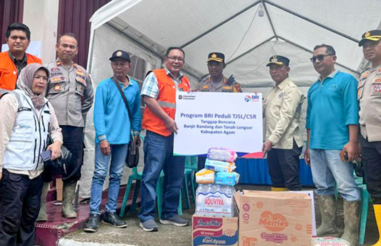 BRI Bukittinggi salurkan bantuan kebutuhan dasar ke Posko Tanjung Mutiara untuk warga terdampak banjir.