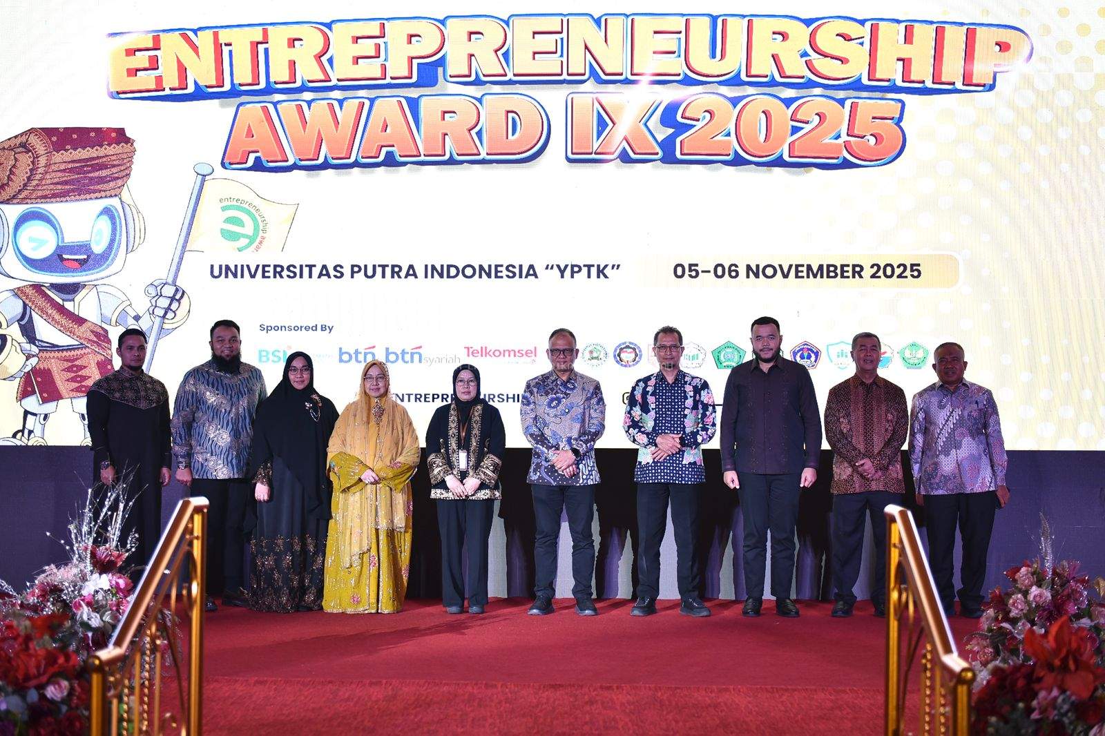 Foto Bersama Welcome Dinner Entrepreneurship Award IX 2025