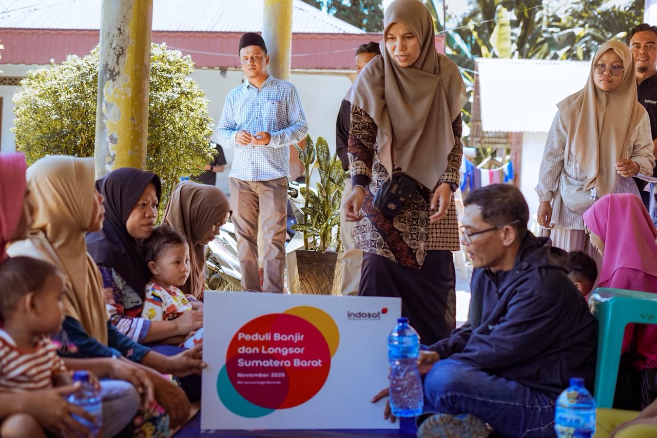 Indosat menyalurkan bantuan dan memulihkan layanan telekomunikasi bagi warga terdampak banjir&ndash;longsor di Padangpariaman, memastikan komunikasi darurat tetap berjalan.