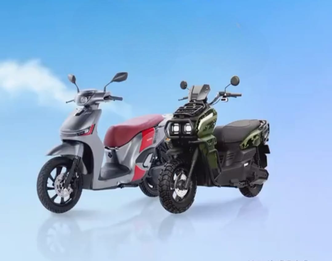 Adora vs Tyranno, dua motor listrik andalan Indomobil E-Motor bersaing ketat. Pilih motor listrik Adora si stylish nan hemat atau Tyranno si petualang gagah? Cek perbandingannya.