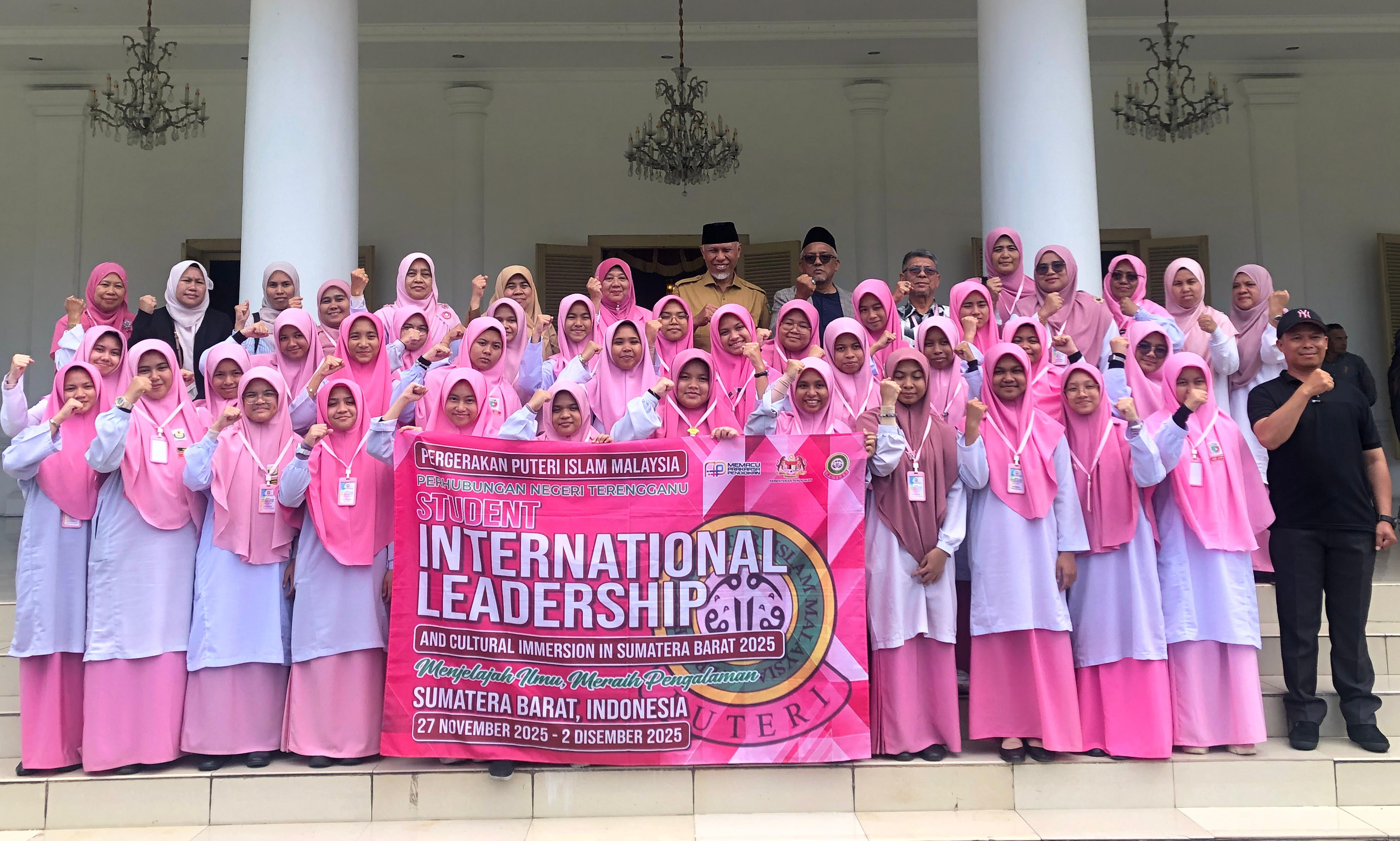 Gubernur Sumbar sambut pelajar PPIM Malaysia, dorong pertukaran pendidikan, pelatihan guru, dan pengenalan budaya Minangkabau bagi generasi muda.