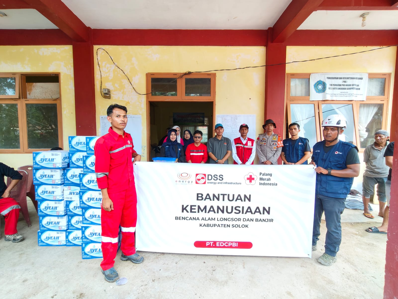 EDCPBI menyalurkan bantuan untuk korban banjir bandang X Koto Singkarak, Solok. PMI dan pemerintah nagari apresiasi dukungan untuk pemulihan warga.