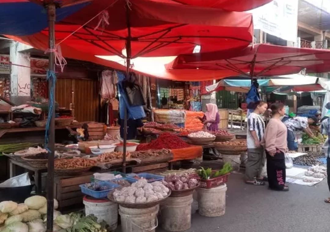 Suasana Pasar Raya Padang yang menjadi salah satu pasar yang dinilai aman dari banjir. (Foto: Dok. Padek)