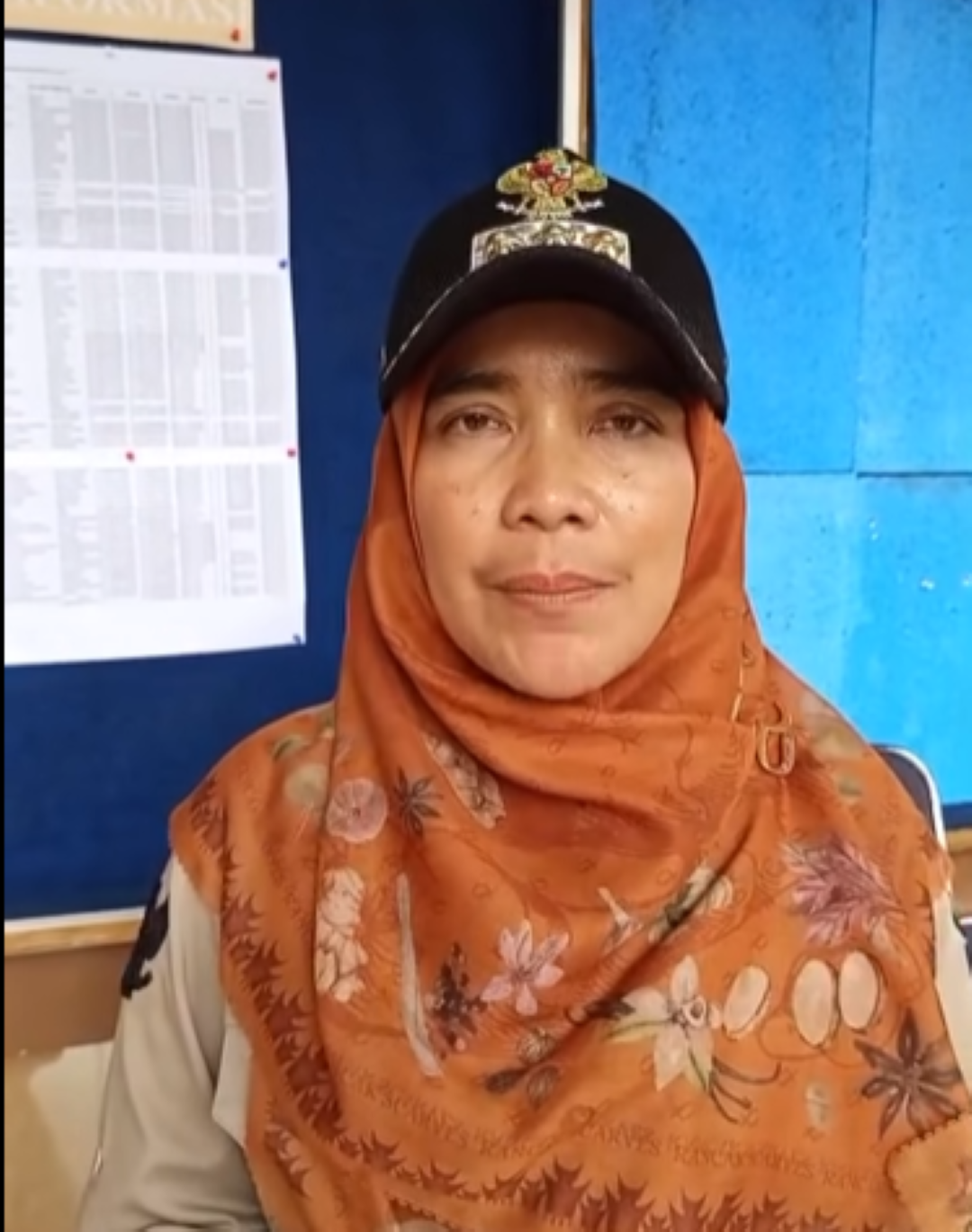 Camat Pauh Titin Masfetrin mengimbau warga Batu Busuk dan sekitarnya untuk menjauhi perbukitan, mengingat Kota Padang kembali diguyur hujan pada Minggu (7/12/2025).