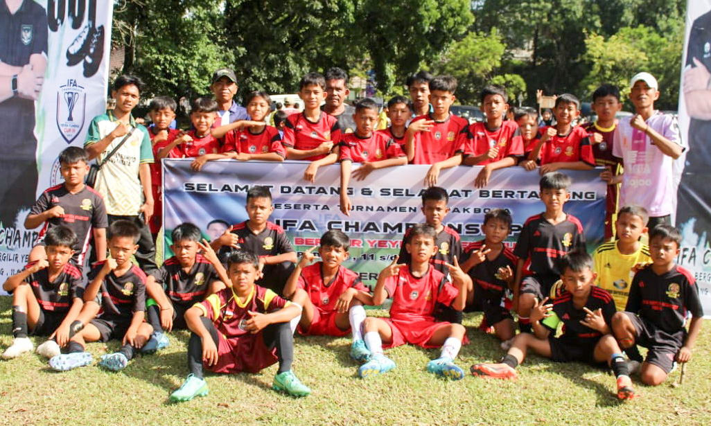 Tim U10 dan U12 SSB Griya Elok saat mengikuti IFA Championship Cup IV Piala Bergilir Yeyen Tumena 2025 beberapa waktu lalu.