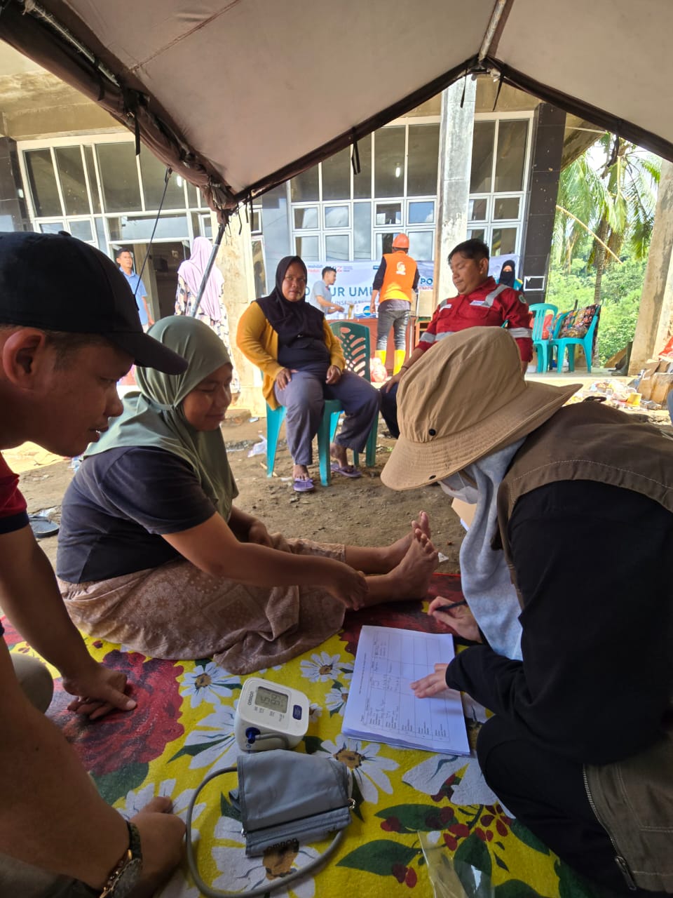 Tim 1 Tenaga Kesehatan RSUP Dr. M. Djamil terus menunjukkan komitmennya dalam memberikan pelayanan kesehatan bagi masyarakat terdampak bencana di Nagari Salareh Air Timur, Kecamatan Palembayan.