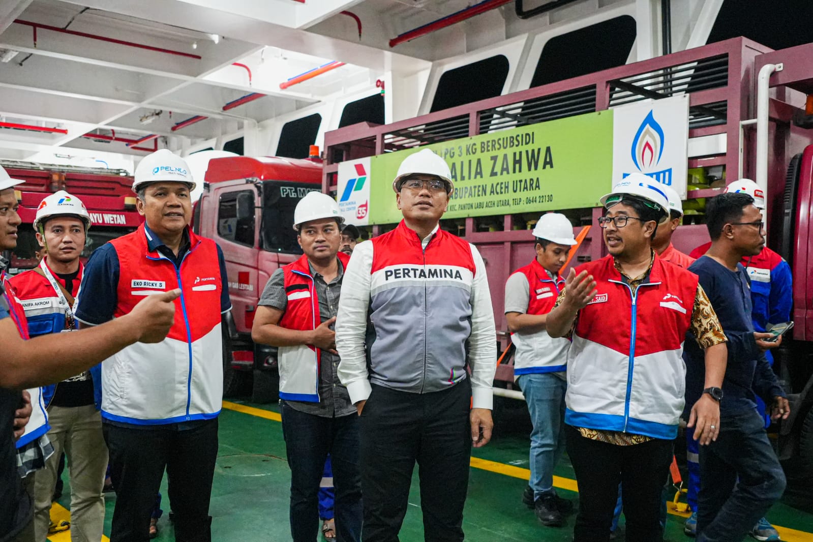 Direktur Utama Pertamina Simon Aloysius Mantiri melakukan kunjungan ke operasional Pertamina dan memastikan pasokan LPG dan BBM ke Aceh.