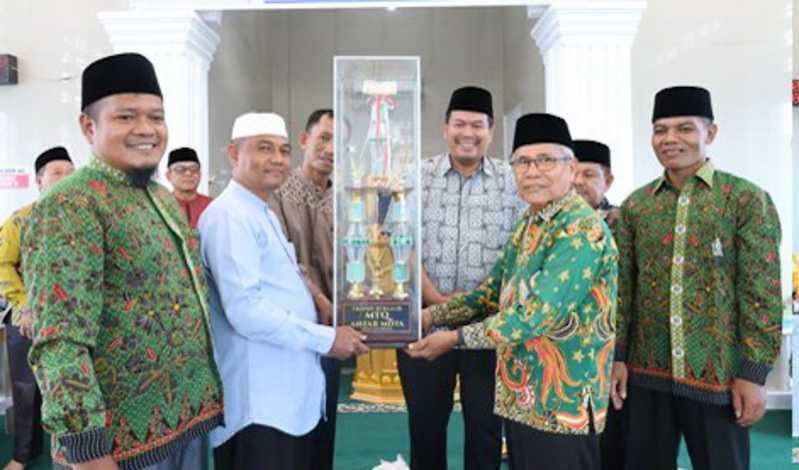Porsadin 2025 Kota Pariaman resmi dibuka Wali Kota Yota Balad dengan empat cabang lomba untuk memperkuat karakter dan kompetensi santri diniyah.
