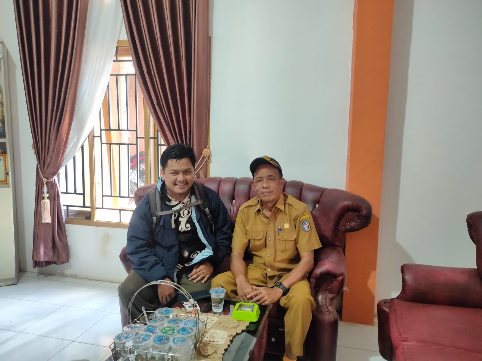 Frio Rinaldi soroti transparansi pasar, sampah, dan fasilitas umum di Situjuah Gadang. Wali Nagari Situjuah Gadang, Alfis, akui persoalan dan upaya penyelesaian masih berlangsung.