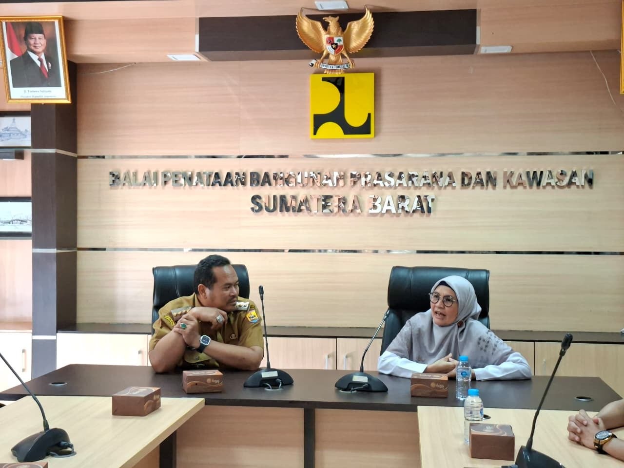 Wali Kota Pariaman Yota Balad saat menemui Kepala BPBPK Sumbar, Maria Doeni Isa, Selasa (9/12/2025).