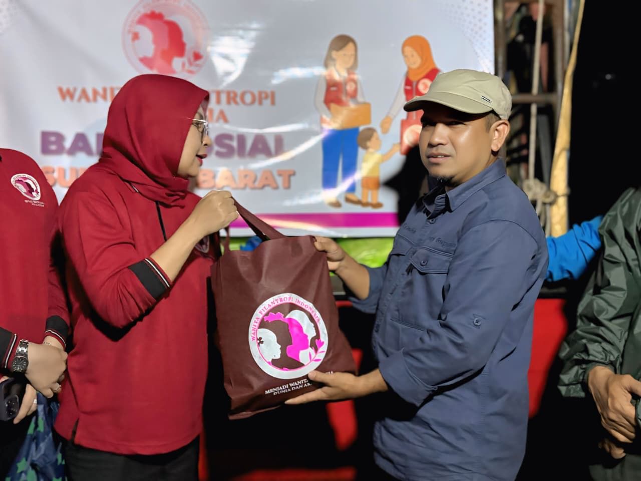 WFI menyalurkan bantuan untuk korban banjir dan galodo di Muaro Pingai dan Paninggahan, Kabupaten Solok, melalui koordinasi pemda dan posko resmi.