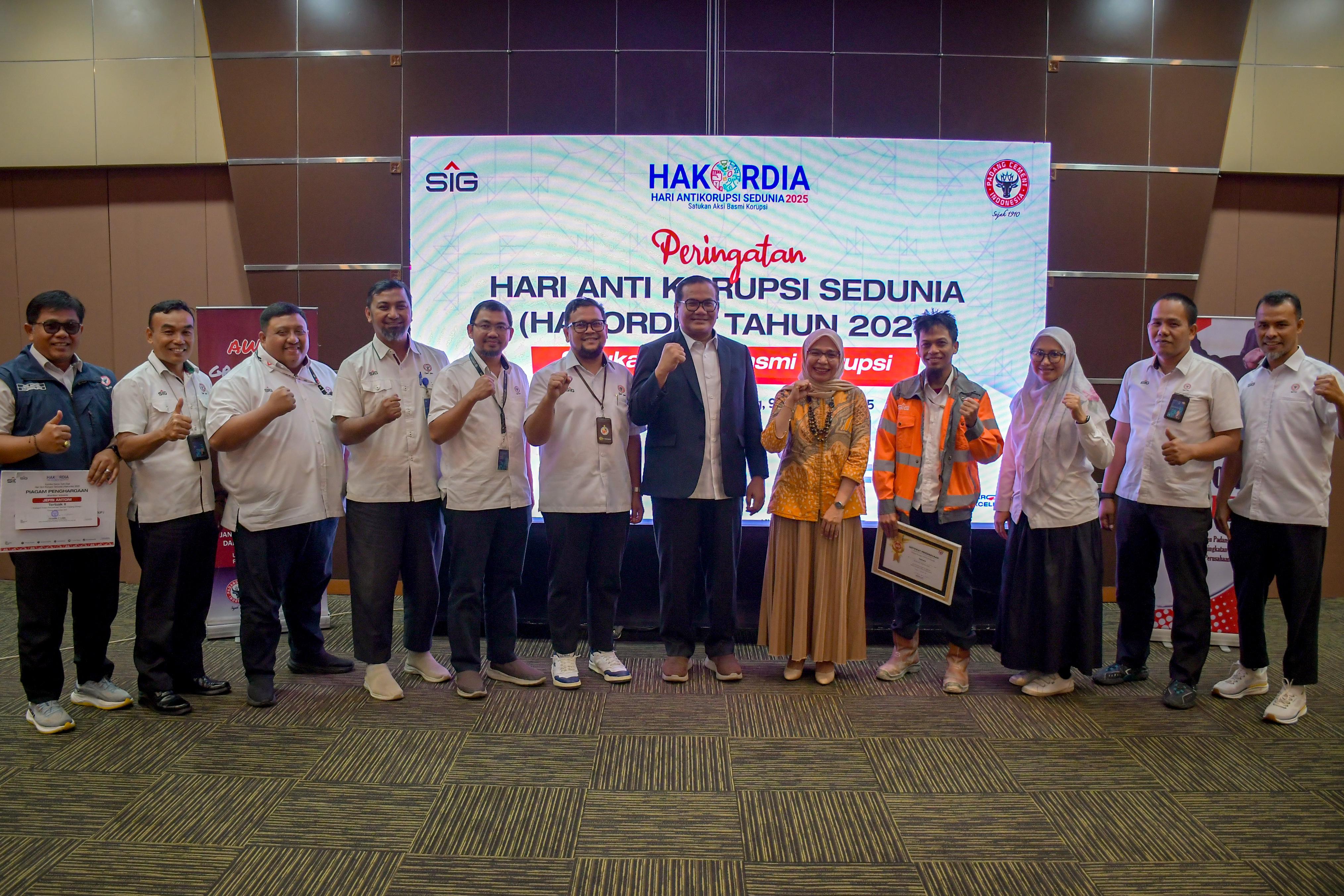 PT Semen Padang gelar HAKORDIA 2025 dengan lomba esai pencegahan fraud, diikuti 437 karya dari tiga kategori untuk penguatan GCG dan SMAP ISO 37001.
