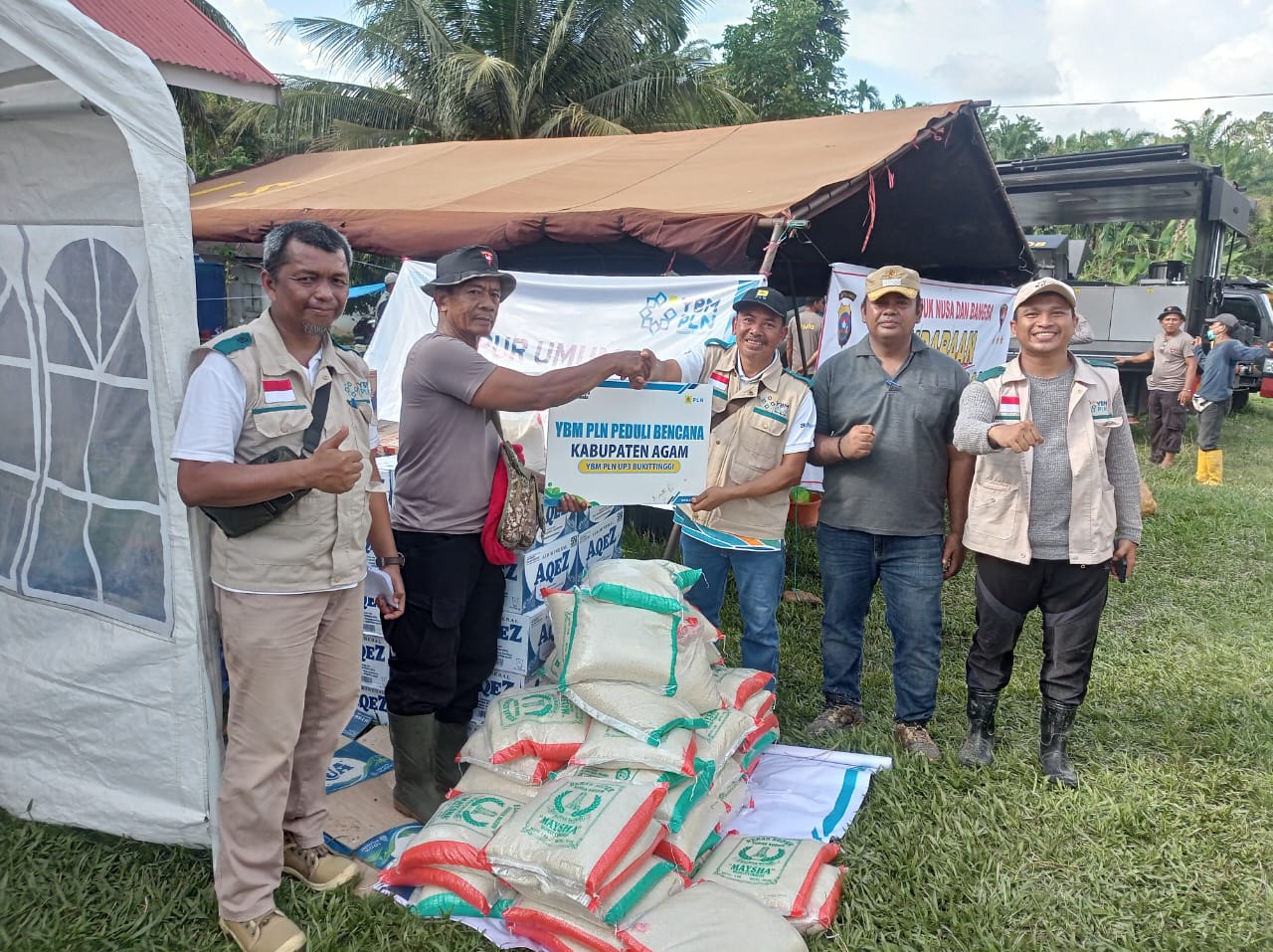 PLN dan YBM menyalurkan bantuan kemanusiaan bagi korban banjir dan longsor di Sumbar, menjangkau sembilan wilayah dengan dukungan pangan, kesehatan, dan ternak.