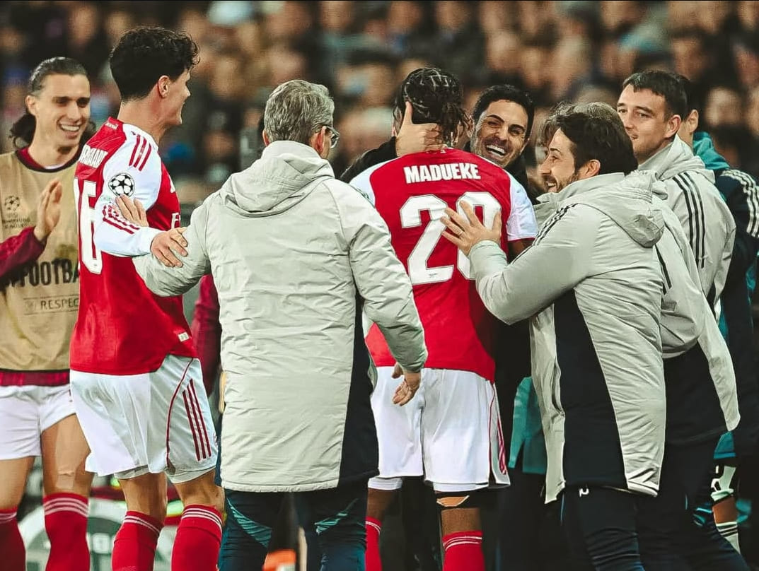 Noni Madueke merayakan gol spektakulernya saat Arsenal menang 3-0 atas Club Brugge di Liga Champions 2025.(Foto: Instagram @arsenal)