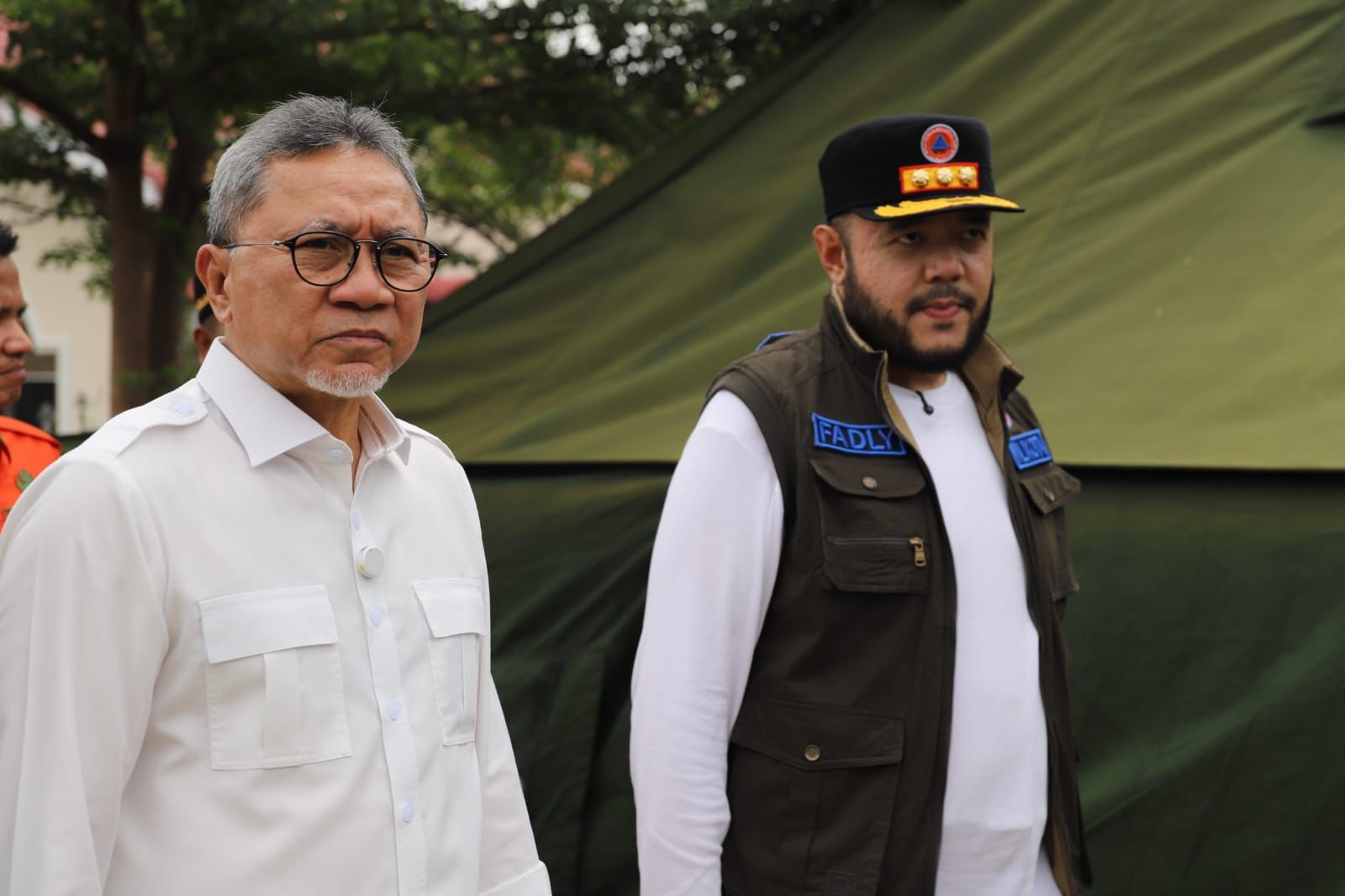 Wali Kota Fadly Amran mendampingi Menko Bidang Pangan, Zulkifli Hasan mengunjungi warga terdampak bencana di Kelurahan Lubuk Minturun.
