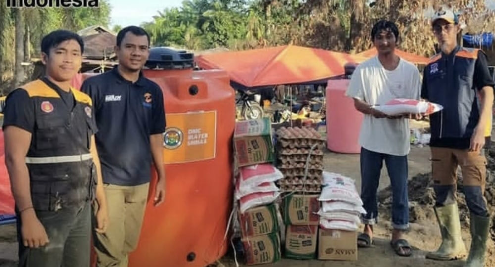 Tim Nindya Peduli menyalurkan bantuan logistik dan sembako kepada warga terdampak banjir bandang di Sumatera.(Foto: IST)