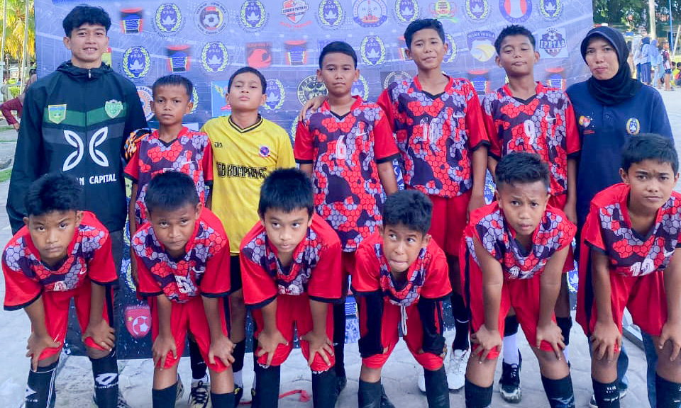 SSB Kompak FC kembali aktif tahun ini, menyiapkan empat kelompok umur dan fokus mematangkan teknik pemain untuk bersaing di Padek Cup 2025.
