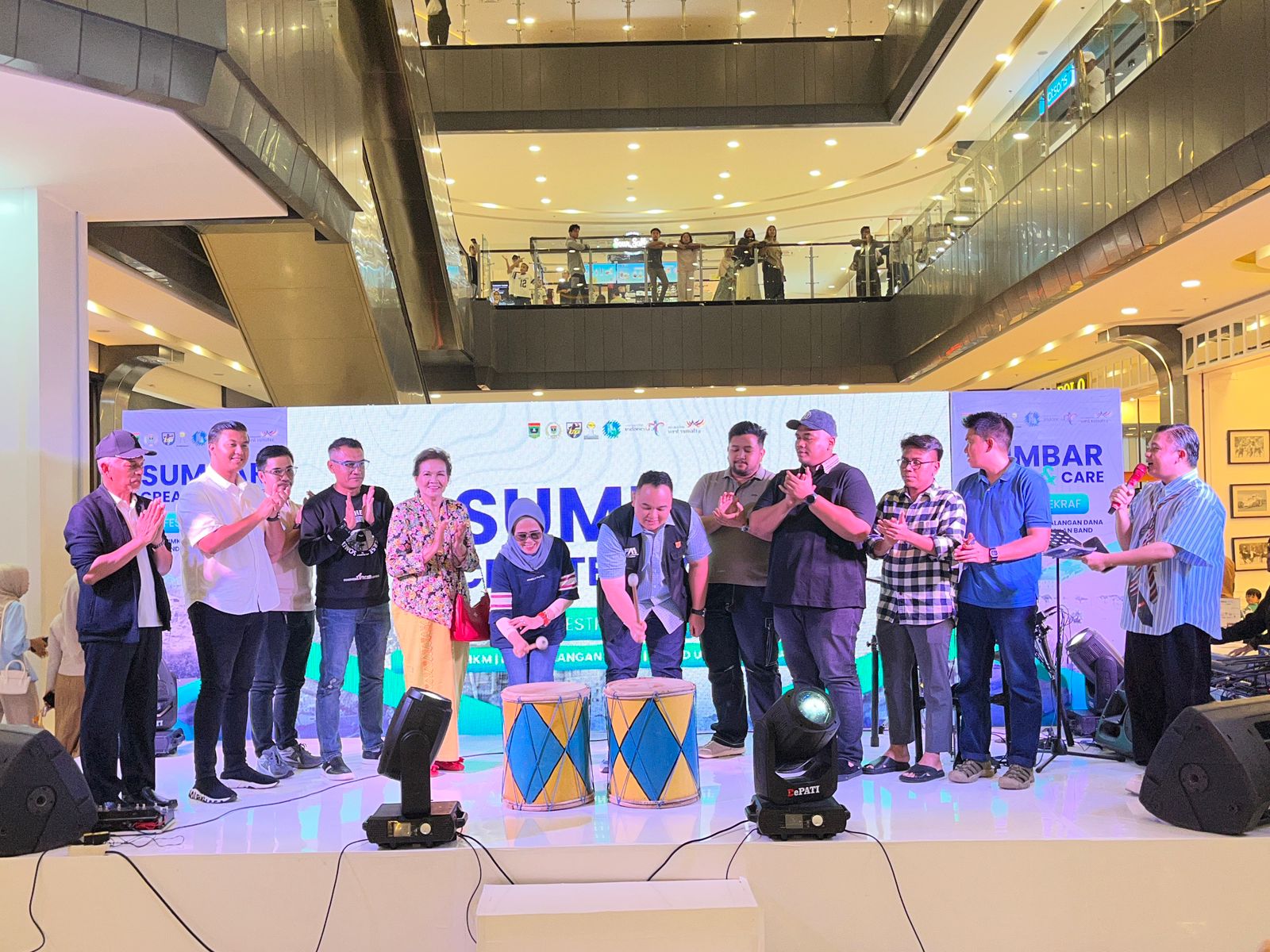 Pembukaan Festival Ekonomi Kreatif yang bertajuk Sumbar Create and Care yang digelar di Basko City Mall Padang, Sabtu dan Minggu 13 sampai 14 Desember 2025.
