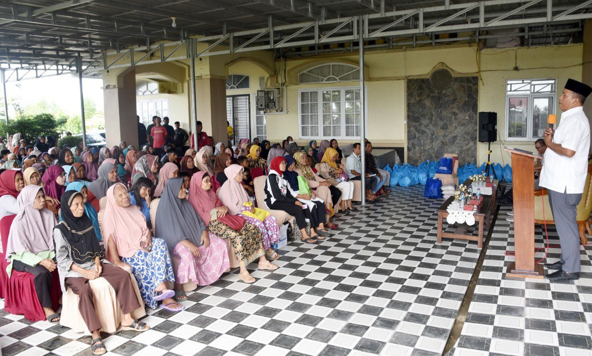 Pemko Pariaman kembali menyalurkan bantuan permakanan kepada 500 KPM di Kecamatan Pariaman Tengah sebagai jaminan sosial pascabencana.