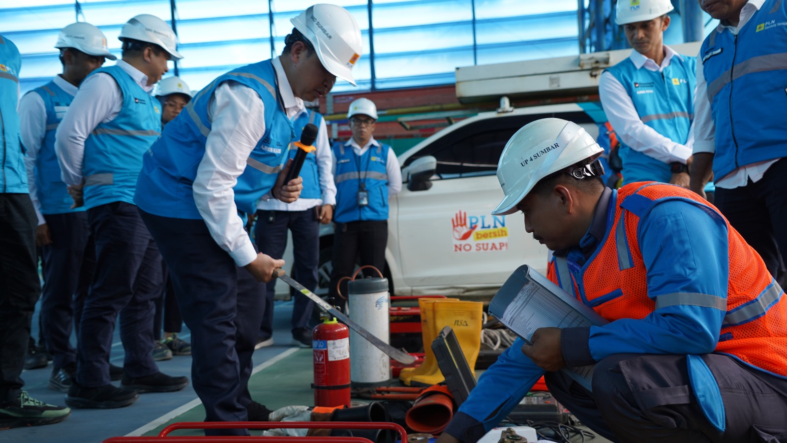 General Manager PLN UID Sumatera Barat, Ajrun Karim.