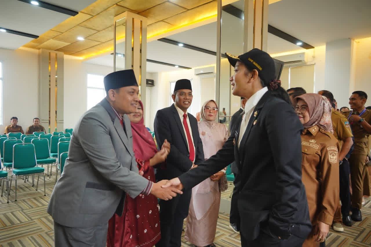 Bupati Annisa Suci Ramadhani Lantik Lima Pejabat Pimpinan Tinggi Pratama Hasil Seleksi Terbuka.
