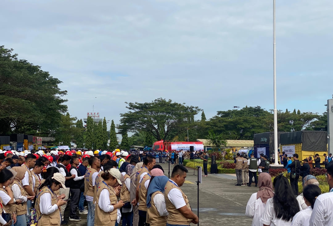Pelepasan relawan BUMN dan konvoi ratusan truk bantuan Danantara untuk korban bencana di Sumatera. (Foto: BP BUMN)