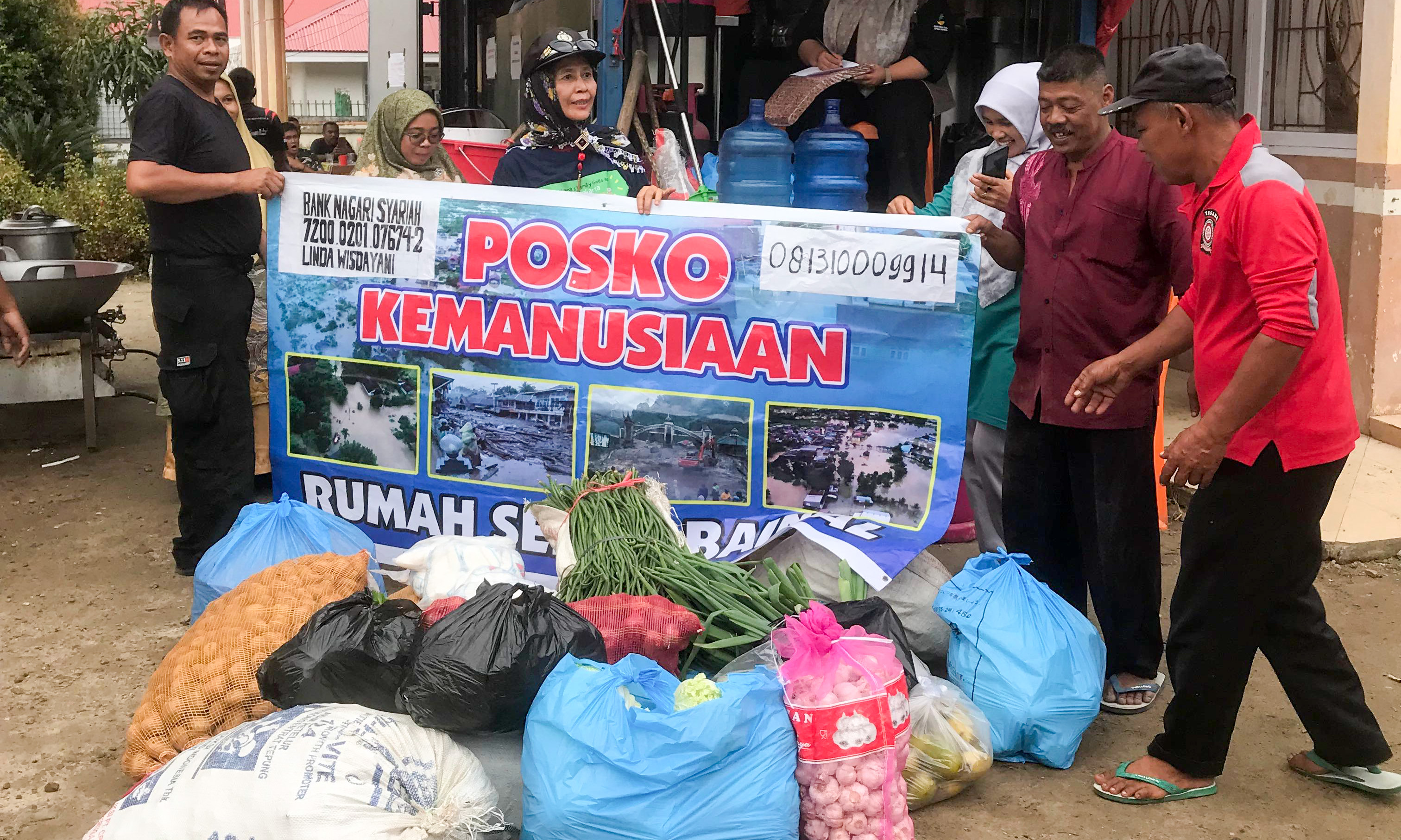 Komunitas Rumah Bainal turut aktif memberikan bantuan untuk korban terdampak bencana di Jorong Aia Angek, Kabupaten Limapuluh Kota.