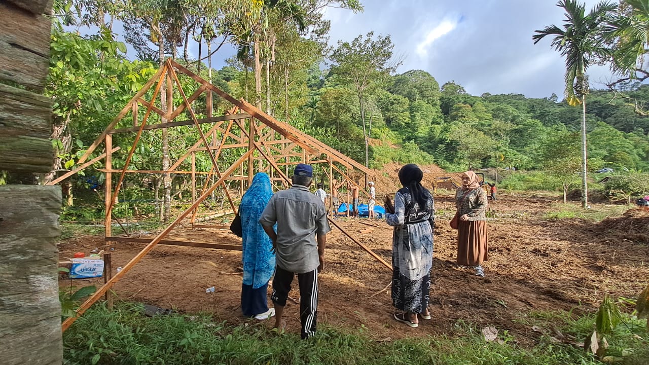 Bamus Pauh V mendorong sinergi Pemko Padang dan Ninik Mamak untuk penyediaan lahan huntara dan huntap korban banjir bandang Kecamatan Pauh, Kota Padang.