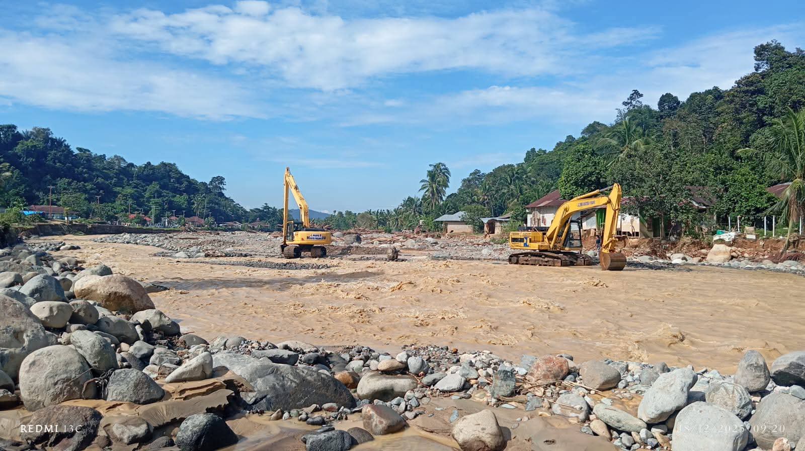 Ahli geologi mendorong strategi jangka panjang penanganan galodo di Sumatera Barat melalui normalisasi sungai, sabo dam, dan relokasi permukiman rawan.