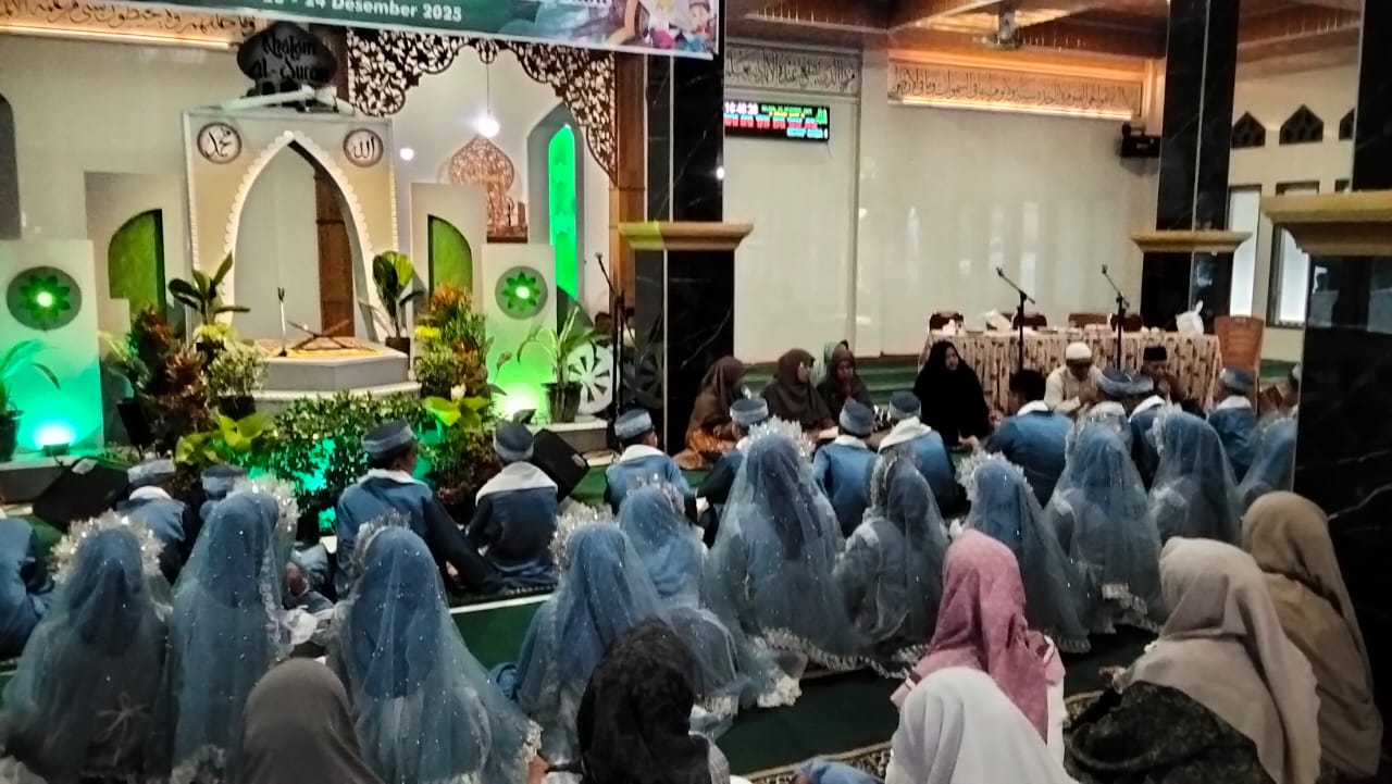 Kelurahan Tanjung Pauh Payakumbuh menggelar Khatam Alquran dua tahunan diikuti 23 TPA sebagai upaya memperkuat pendidikan dan tradisi keagamaan. (Irfan/Padeks)