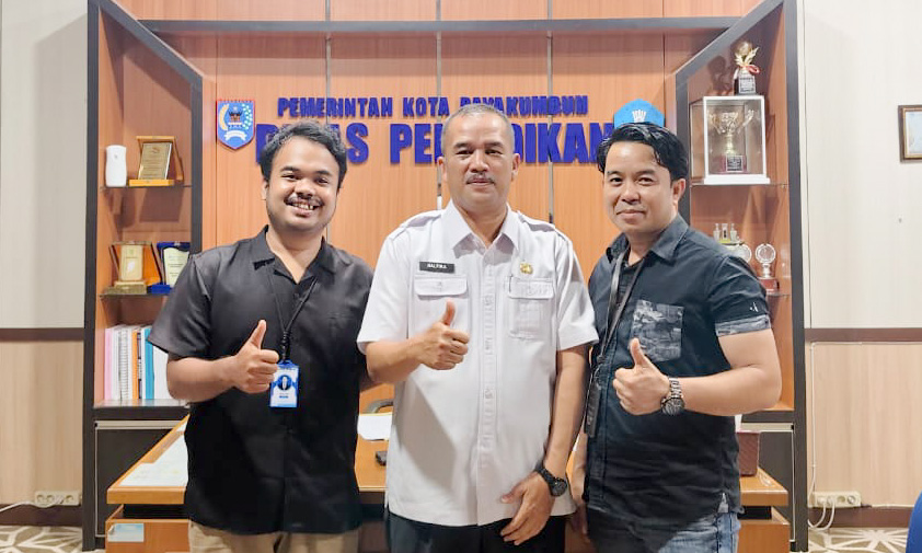 Padang Ekspres dan Disdik Payakumbuh memperpanjang kerja sama literasi guru hingga 2026 melalui MoU guna memperkuat budaya menulis pendidik.